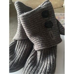 UGG Knit Boots Gray Sweater Boots Button Detail Womens 9